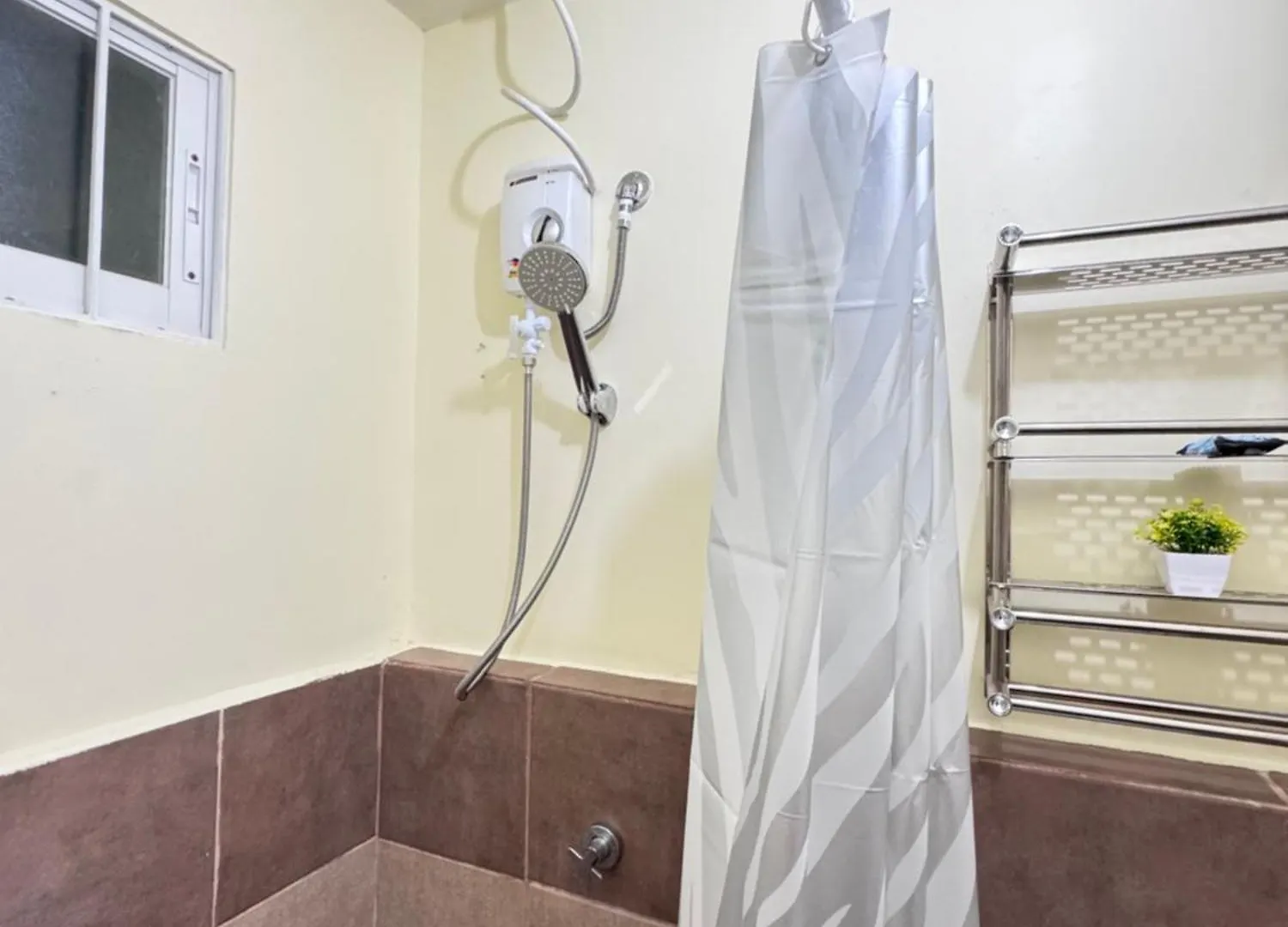 Davao 1Br Condo For 4 With Pool Near Sm Lanang And Airport Hotel